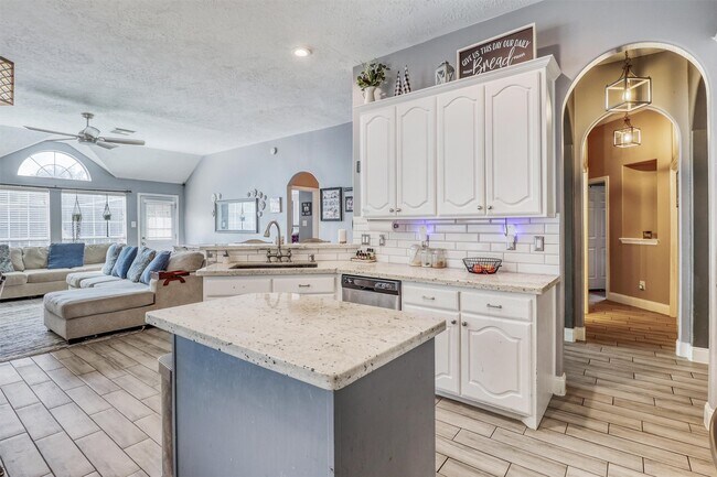 Building Photo - 506 Taskwood Dr