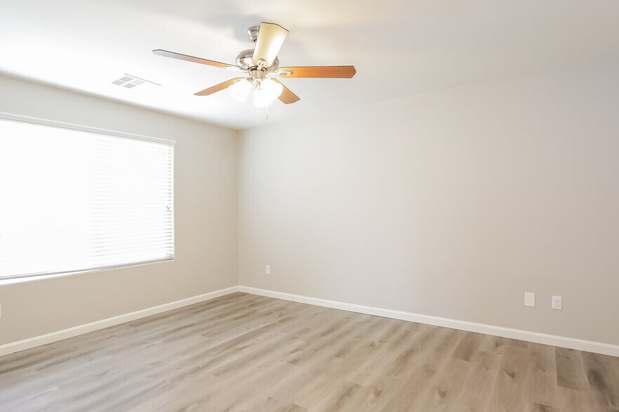 Building Photo - 6388 Kellyville Dr