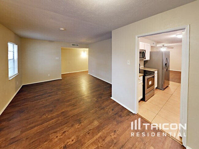 Building Photo - 7125 Hardwood Trail