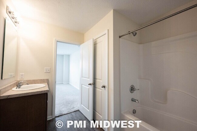 Building Photo - 10828 Penwell Wy