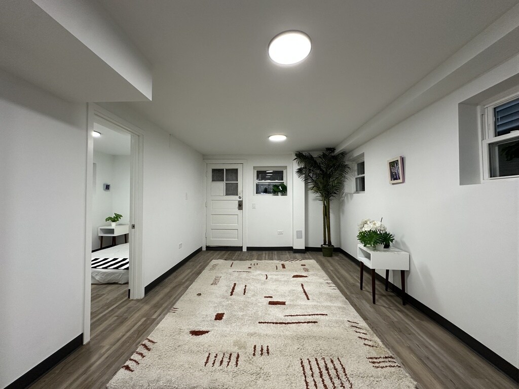 Building Photo - 1634 N Whipple St