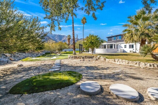 Building Photo - 2325 N Girasol Ave