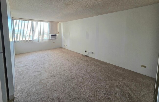 Building Photo - Pearlridge Square - Studio, 1 bath unit w/ 1 covered parking stall