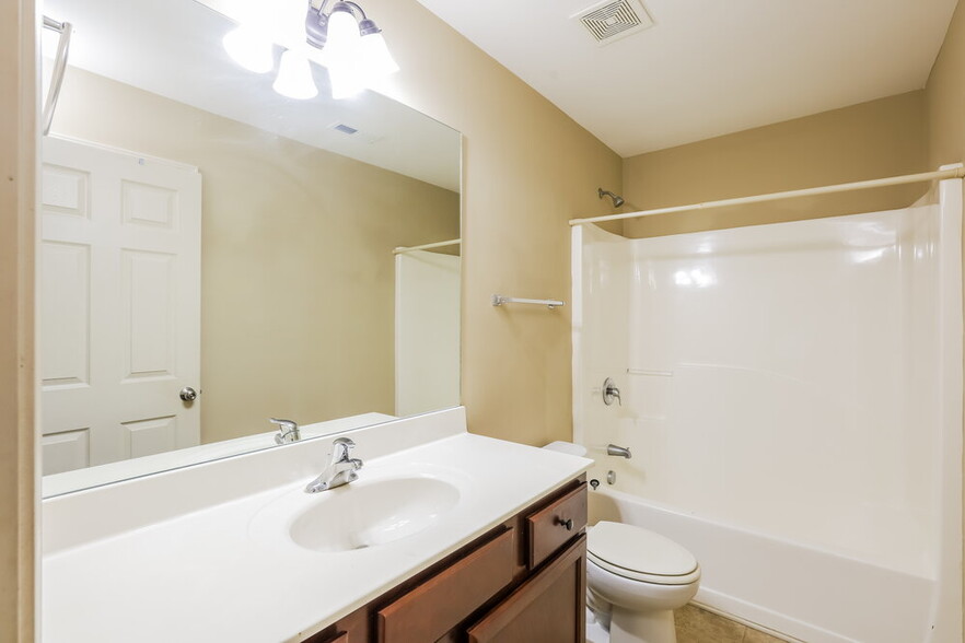 Building Photo - 4035 Raspberry Way
