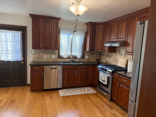 Building Photo - 13831 S Mallard Dr