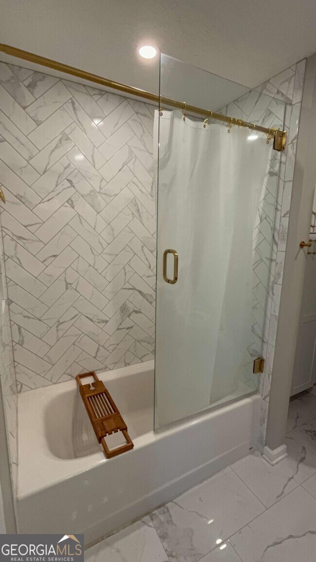 Building Photo - 392 Mill Pond Crossing