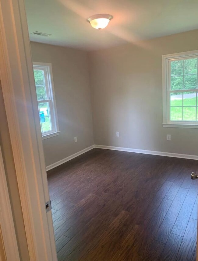 Building Photo - For Lease - 2BD/2BA Near Downtown Pendleto...