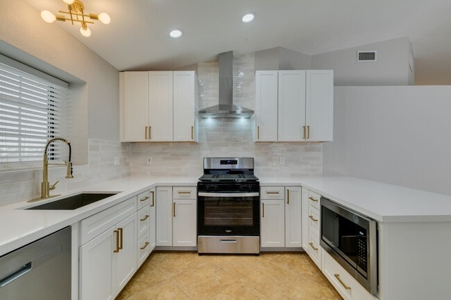 Building Photo - Stunning fully remodeled single-story home