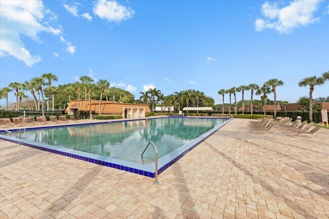 Building Photo - 2704 27th Way