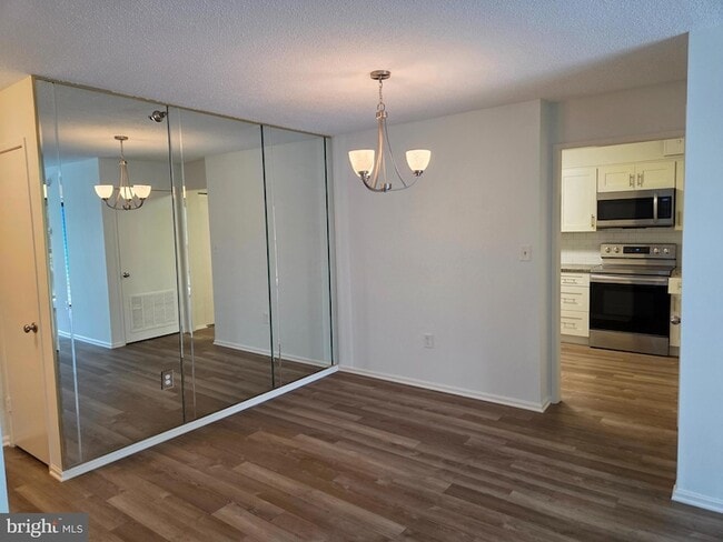 Building Photo - 15107 Interlachen Dr