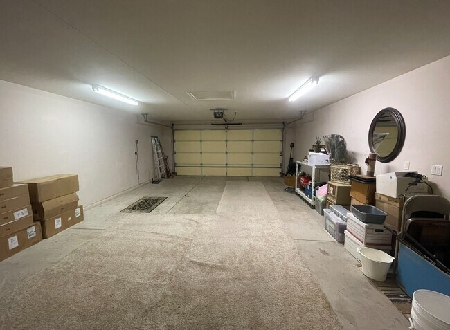 Building Photo - 1961 E Lipan Blvd