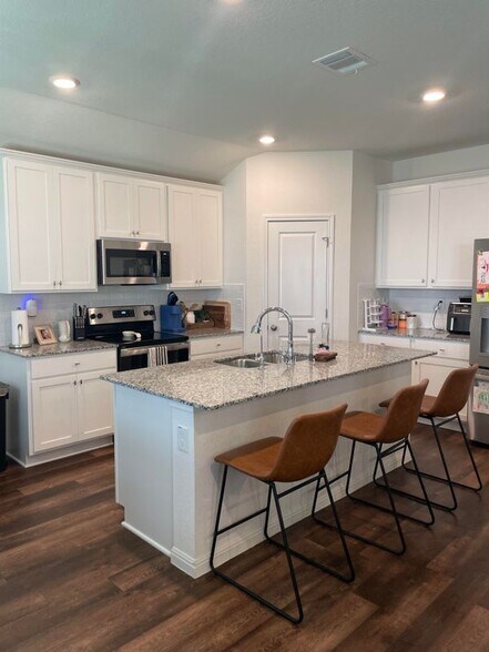 Building Photo - 414 Appalachian Trl