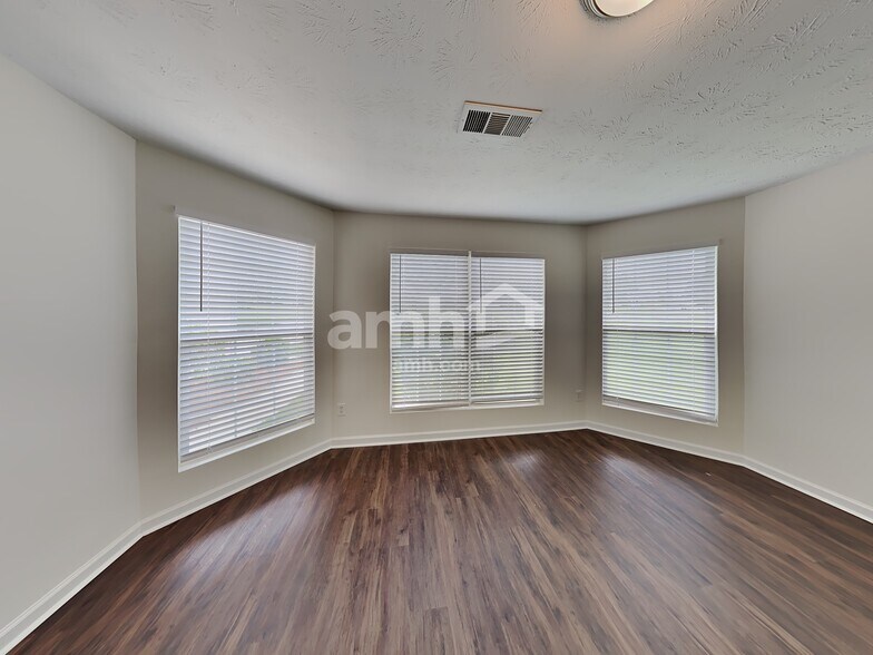 Building Photo - 621 Everlasting Way