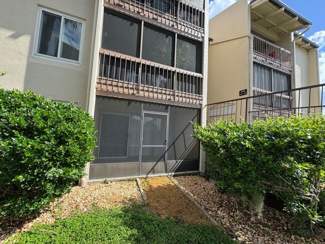 Building Photo - Altamonte Springs 1/1 Condo ~ Lakefront Community ~ Great Amenities!!