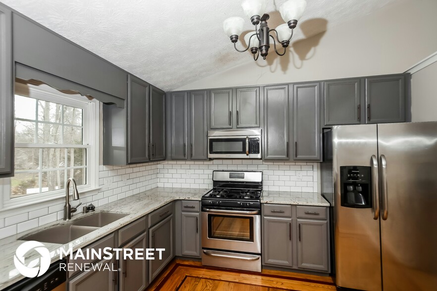 Building Photo - 304 Maplelake Dr