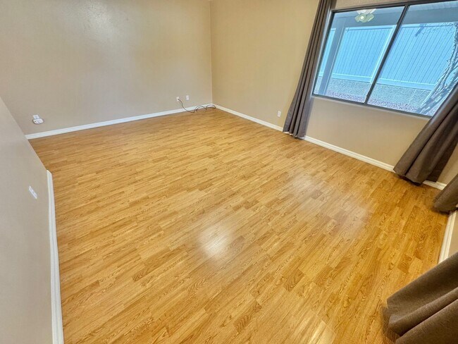 Building Photo - SINGLE STORY 4 BEDROOM HOME IN CUL DE SAC LOCATED IN NORTH LAS VEGAS