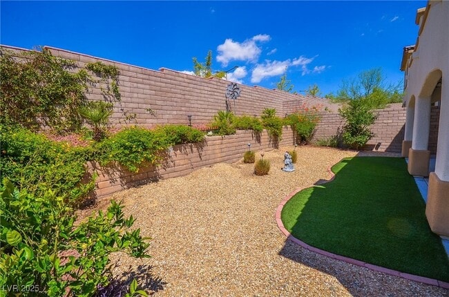 Building Photo - 685 Catalina Aisle St