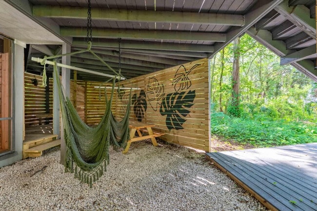 Building Photo - 5130 River Bluff Ln