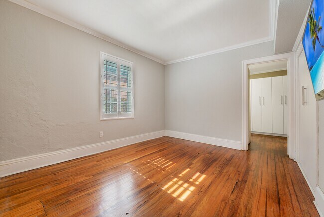 Building Photo - 1110 Pizarro St