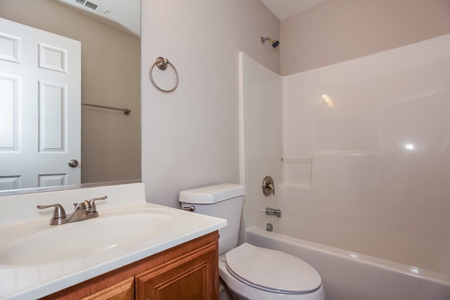Building Photo - 2910 Oakdale Pasture Dr