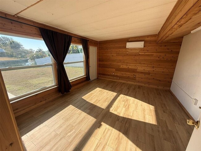 Building Photo - 121 Carlisle Ave NW