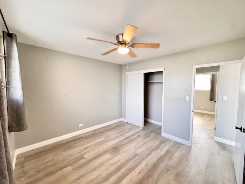 Building Photo - 722 University Ave