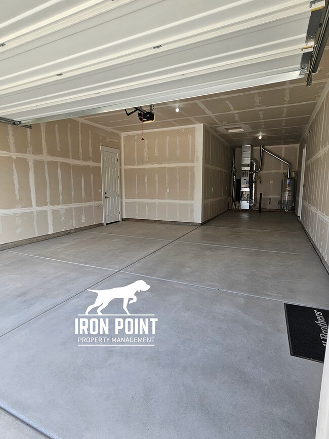 Building Photo - Brand New 4bed/3 bath home w/office, 2 car extended bay garage & all appliances included.