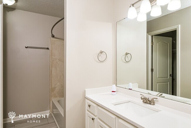 Building Photo - 1413 Marhill Cove
