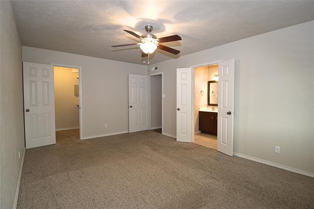 Building Photo - 3816 Hackberry Ln