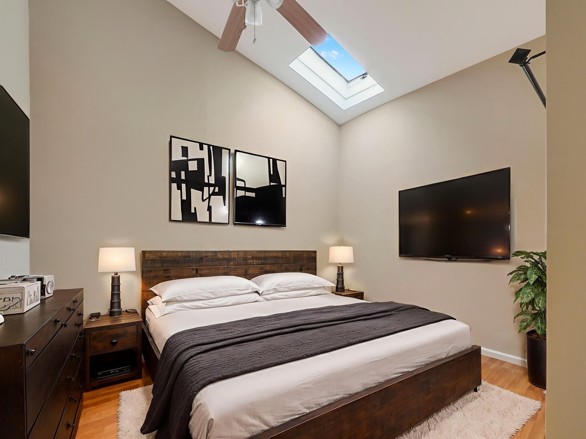 Building Photo - 4942 N Sheridan Rd