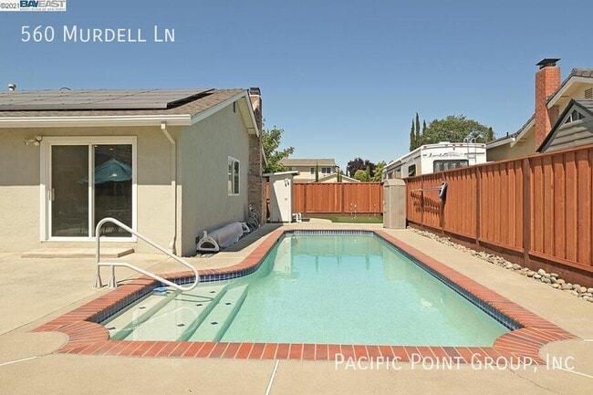 Building Photo - 560 Murdell Ln