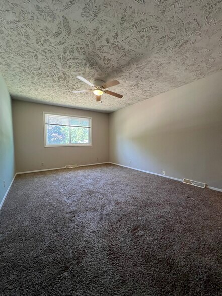 Building Photo - 5051 Marshall Dr