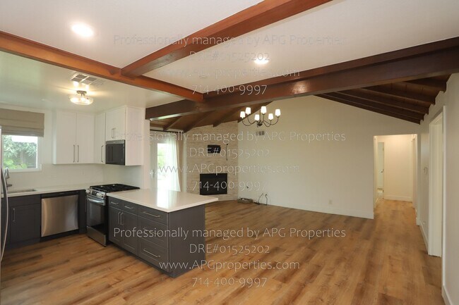 Building Photo - 829 N Elmwood St
