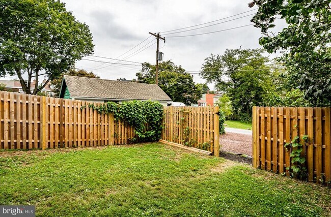 Building Photo - 310 W Biddle St