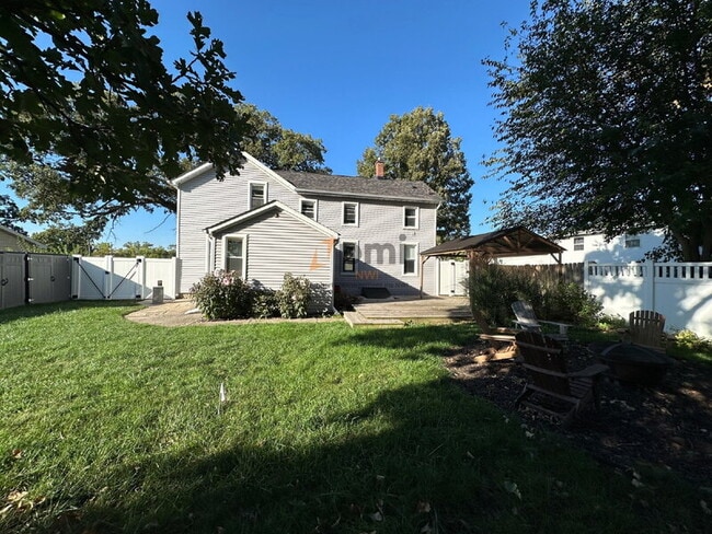 Building Photo - 511 W Goldsborough St