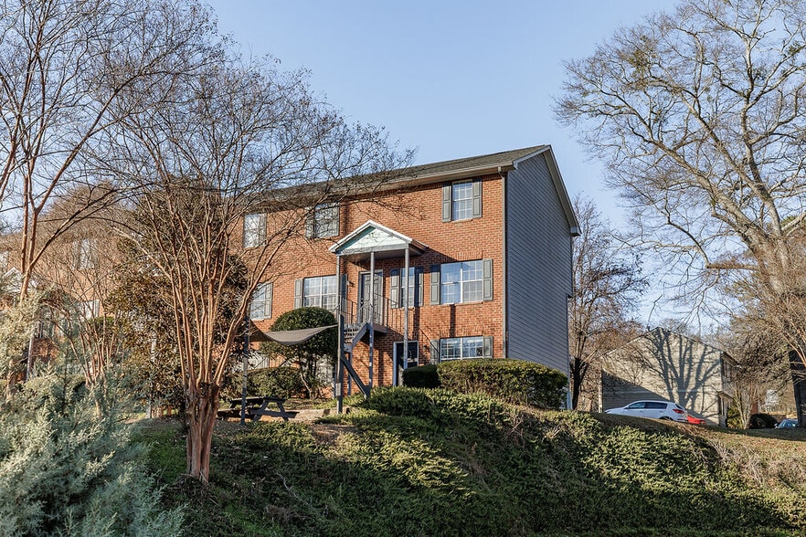 Building Photo - 138 welch Place, unit 4