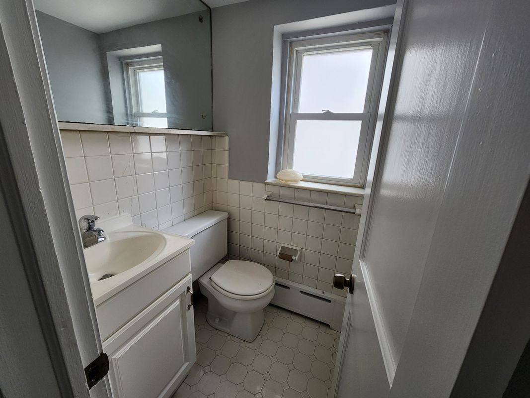 Building Photo - 20 S Marion Ave