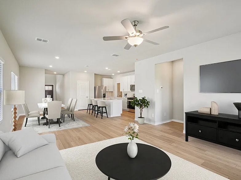 Building Photo - 709 Leavenworth Dr