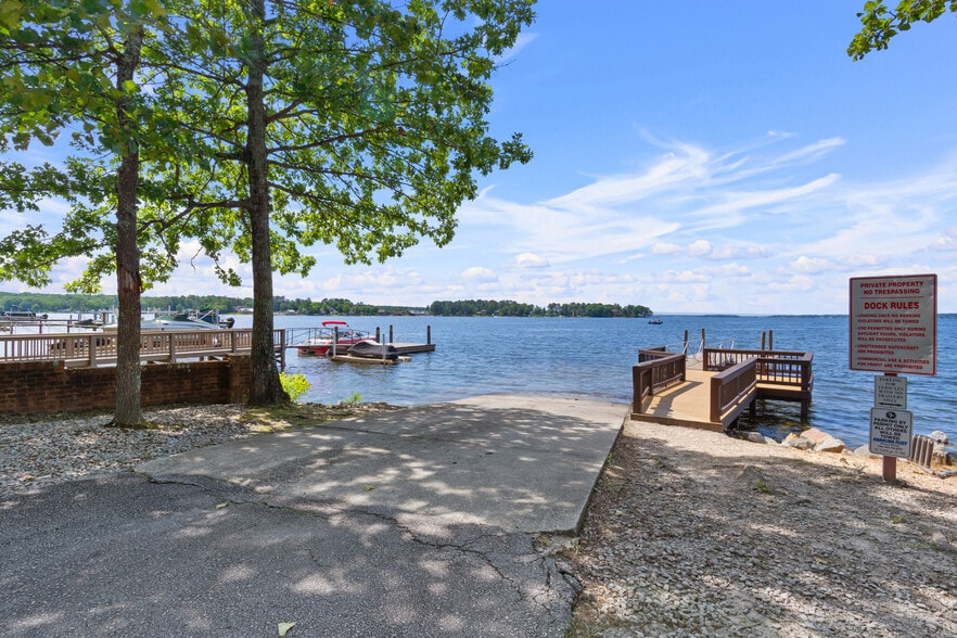 Building Photo - 112 Plymouth Pass Dr