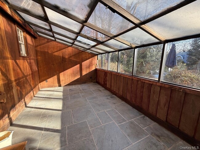 Building Photo - 182 Maple Hill Rd