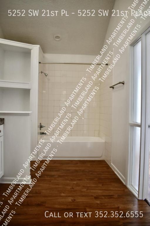 Building Photo - 5252 SW 21st Pl