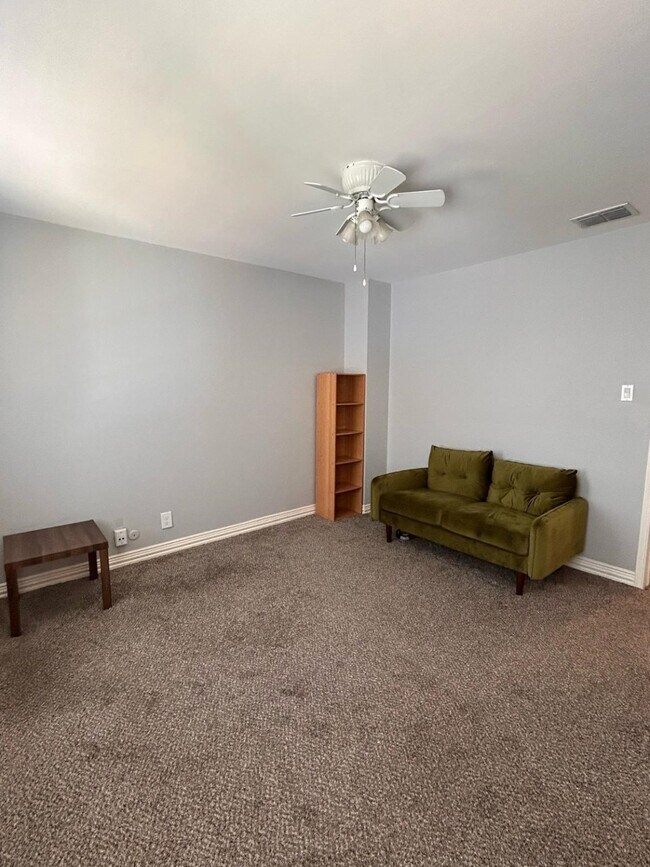 Building Photo - 1715 Moritz Dr