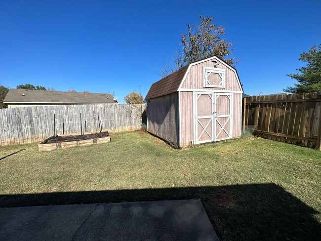 Building Photo - 1009 Bobcat Dr