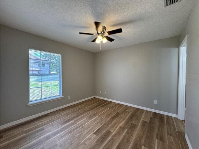 Building Photo - 1151 W Minneola Ave