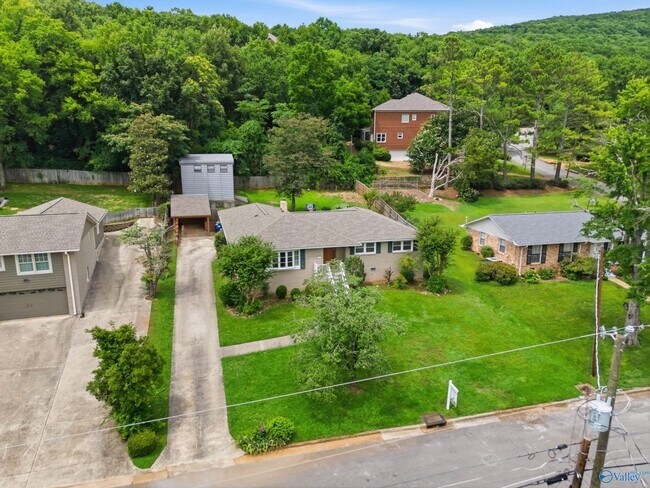 Building Photo - 2117 Shades Crest Rd SE