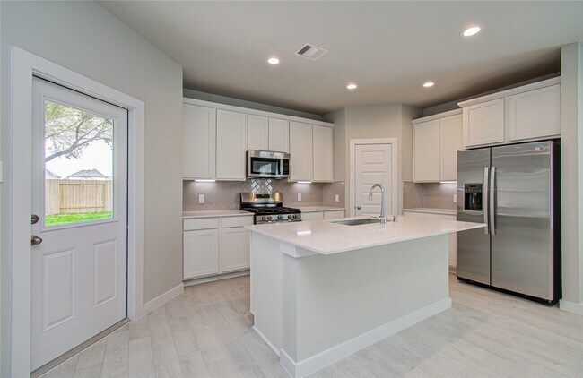 Building Photo - 15723 Telge Rd