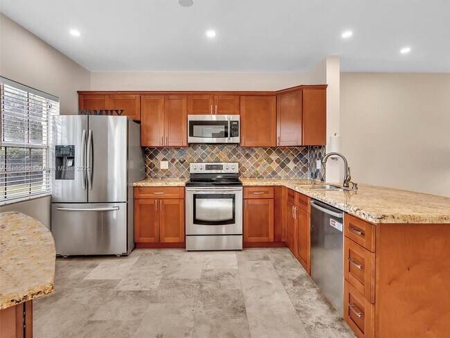 Building Photo - 6538 Via Regina