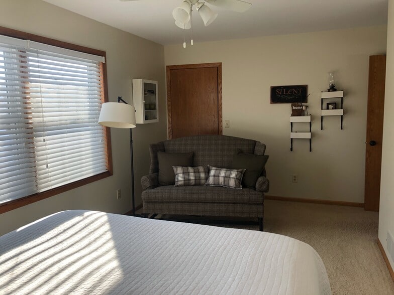 Building Photo - 2647 59th St NW