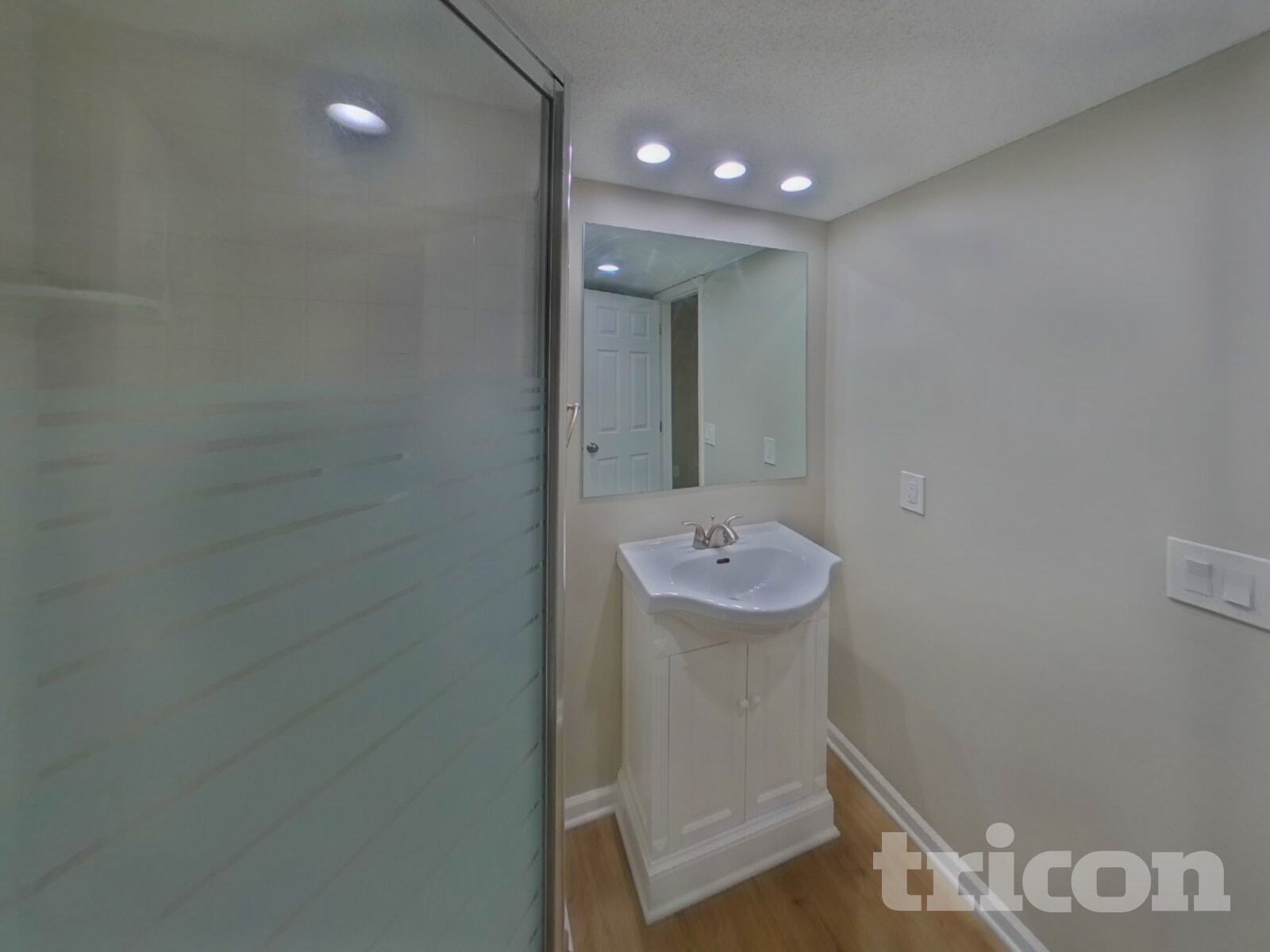 Building Photo - 4448 Hamilton Dr