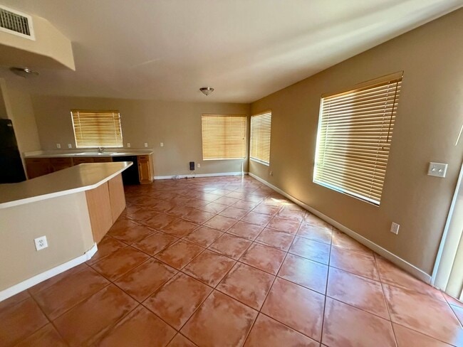 Building Photo - spacious 4-bedroom, 3-bathroom house is perfect for those looking for a comfortable and convenien...